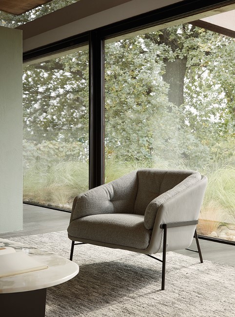 Nicoline Fashion Italian armchairs in a contemporary setting