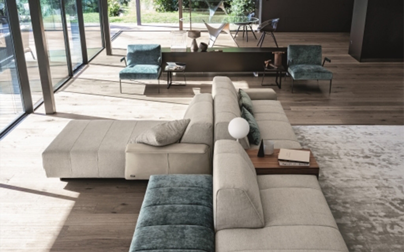 A versatile modular Italian sofa system
